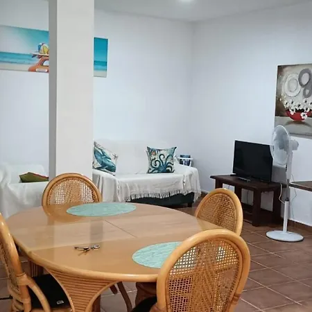 Apartmán En Un Bajo 2 Camas Individual Casa Compartida *