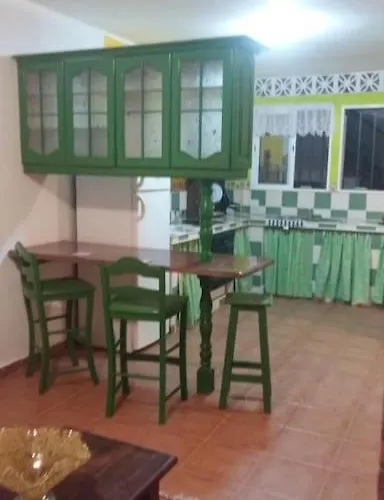 En Un Bajo 2 Camas Individual Casa Compartida * Abades