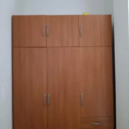 En Un Bajo 2 Camas Individual Casa Compartida Abades