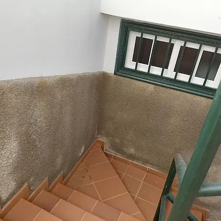 En Un Bajo 2 Camas Individual Casa Compartida Abades