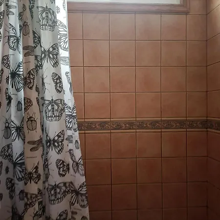 Apartman En Un Bajo 2 Camas Individual Casa Compartida Abades