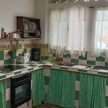 En Un Bajo 2 Camas Individual Casa Compartida * Abades