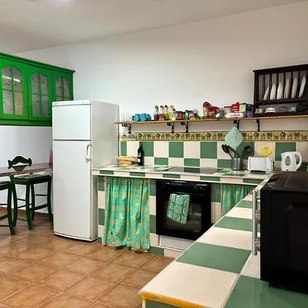 En Un Bajo 2 Camas Individual Casa Compartida