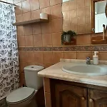 En Un Bajo 2 Camas Individual Casa Compartida Abades